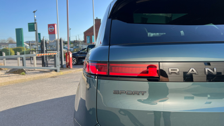 Land Rover Range Rover Sport 3.0 P400 Dynamic SE 5dr Auto Petrol Estate
